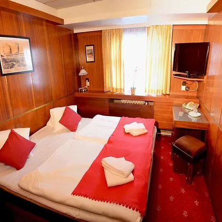 Hotel en barco Albatros