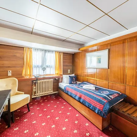 Albatros Botel 3*