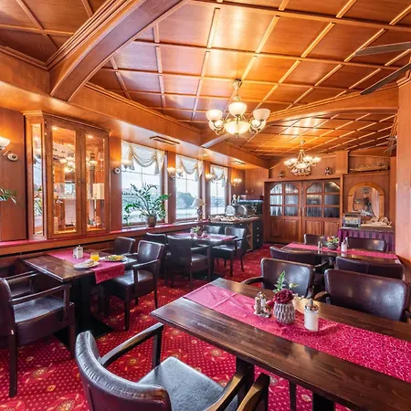Albatros Hotel en barco Praga