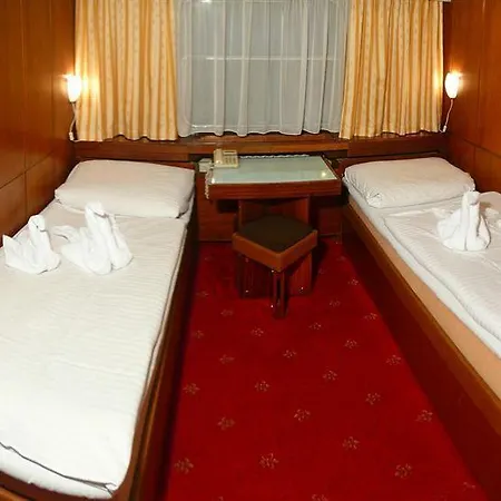 Albatros Hotel en barco