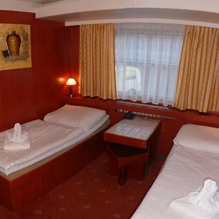 Albatros 3* פראג