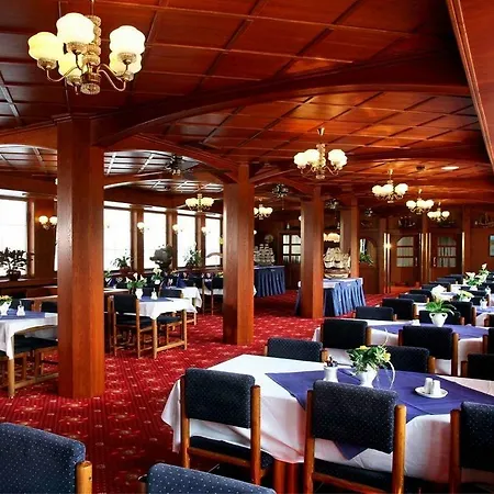 Båthotell Albatros 3*