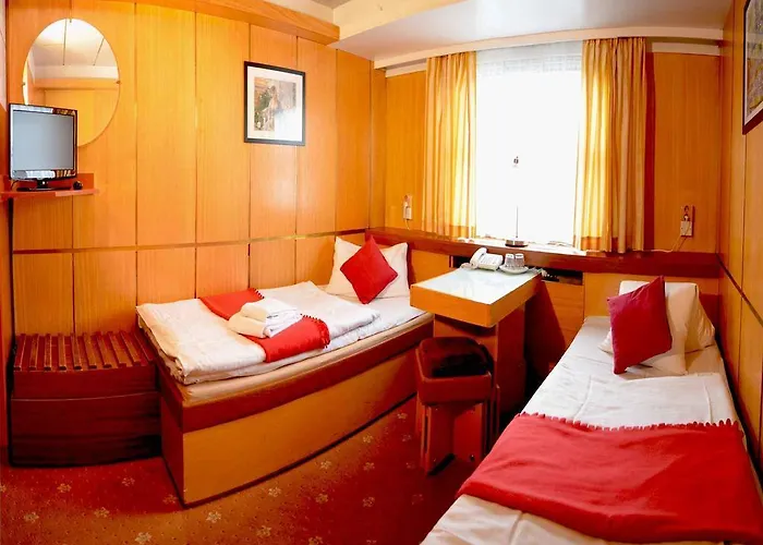 Albatros 船上ホテル 3*