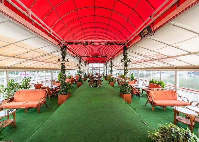 Albatros 船上ホテル 3*