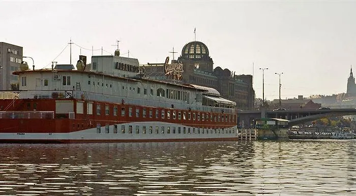 Albatros 船上ホテル プラハ