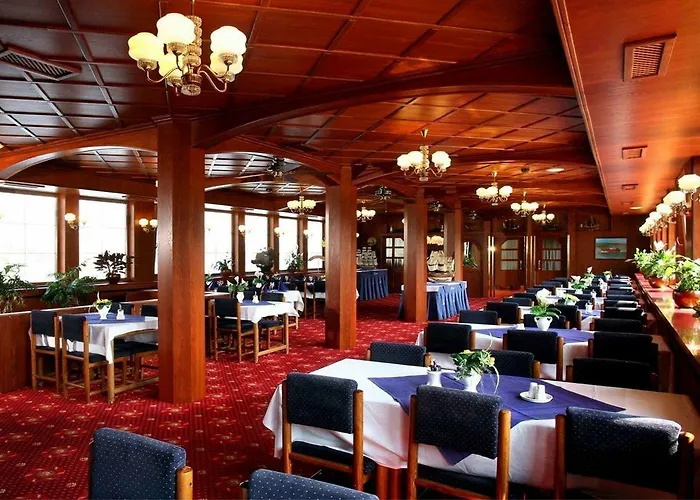 船上ホテル Albatros 3*