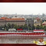 Bateau-hôtel Albatros Prague