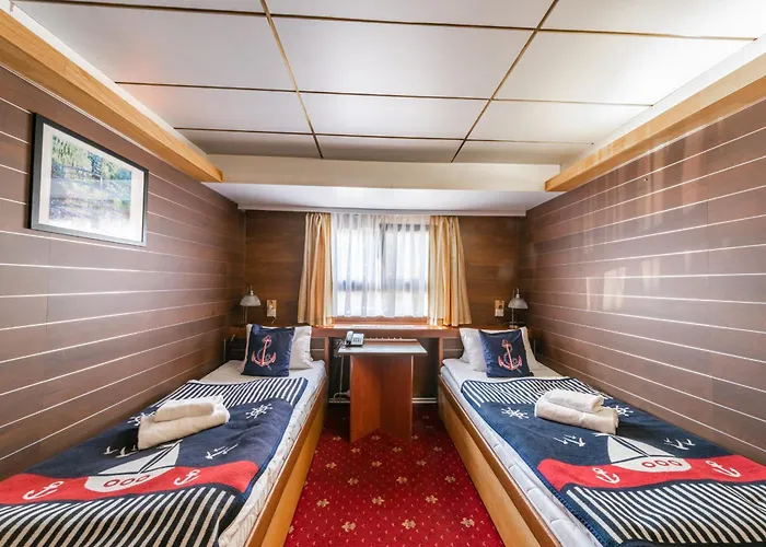Albatros Botel